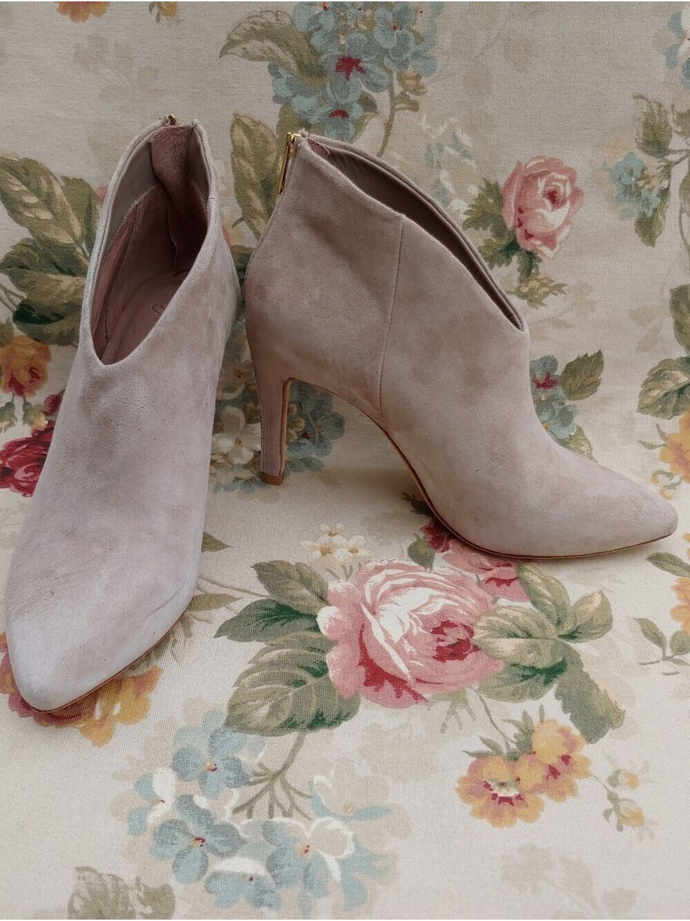 Joie Jadyn Pointed-Toe Suede Ankle Booties in Light Taupe Women's 37.5 US 7.5 - Picture 11 of 16